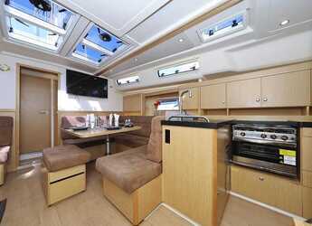 Rent a sailboat in Marina Hramina - Hanse 455