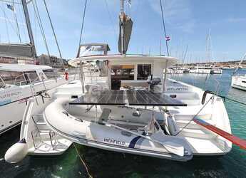 Rent a catamaran in Marina Gouvia - Lagoon 400 - 4 + 2 cab.