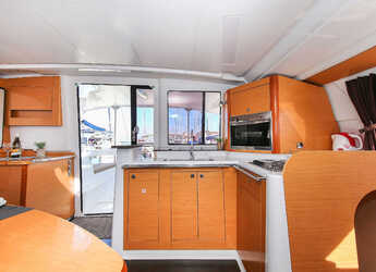 Noleggiare catamaran in Marina Tankerkomerc - Lipari 41