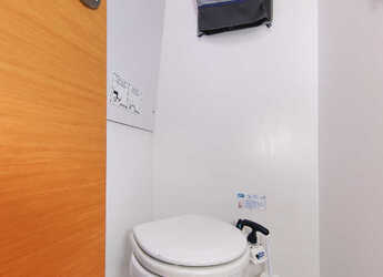 Noleggiare catamaran in Marina Tankerkomerc - Lipari 41