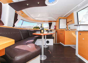 Noleggiare catamaran in Marina Tankerkomerc - Lipari 41