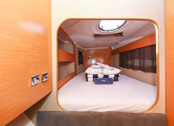 Noleggiare catamaran in Marina Tankerkomerc - Lipari 41