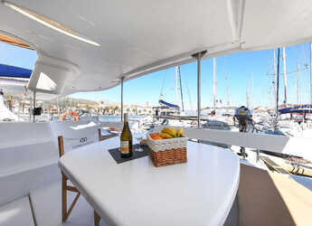 Noleggiare catamaran in Marina Tankerkomerc - Lipari 41