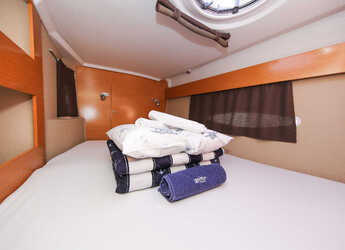 Noleggiare catamaran in Marina Tankerkomerc - Lipari 41