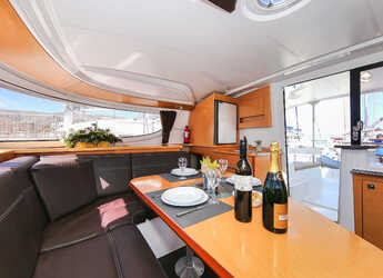 Noleggiare catamaran in Marina Tankerkomerc - Lipari 41