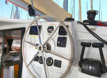 Noleggiare catamaran in Marina Tankerkomerc - Lipari 41