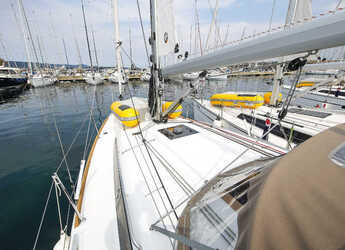 Rent a sailboat in Marina Hramina - Sun Odyssey 349