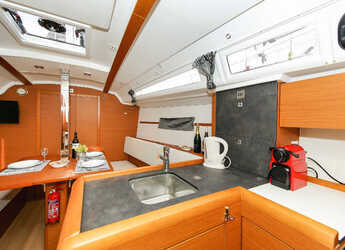 Rent a sailboat in Marina Hramina - Sun Odyssey 349