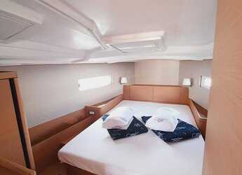 Rent a sailboat in Marina Hramina - Sun Odyssey 410 - 3 cab.