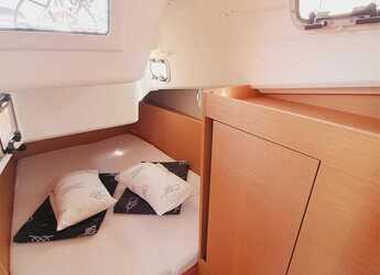 Rent a sailboat in Marina Hramina - Sun Odyssey 410 - 3 cab.