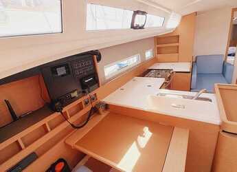 Rent a sailboat in Marina Hramina - Sun Odyssey 410 - 3 cab.