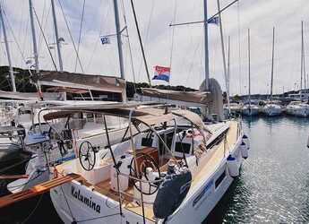 Rent a sailboat in Marina Hramina - Sun Odyssey 410 - 3 cab.