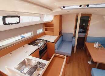 Rent a sailboat in Marina Hramina - Sun Odyssey 410 - 3 cab.