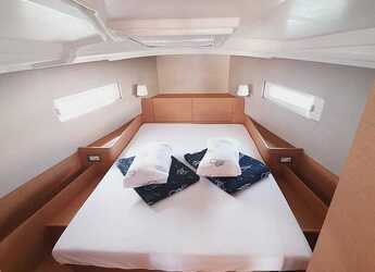 Rent a sailboat in Marina Hramina - Sun Odyssey 410 - 3 cab.