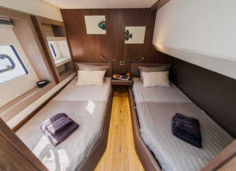 Rent a catamaran in Alimos Marina - Bali 5.4 10 berths