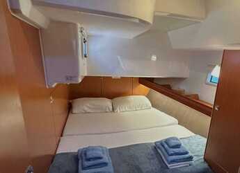 Rent a sailboat in Marina Tourlos - Bavaria Cruiser 46