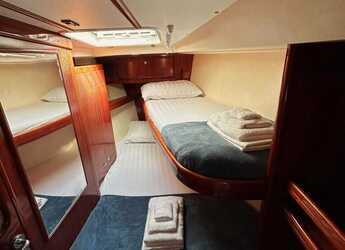 Rent a sailboat in Marina Tourlos - Ocean Star 58.4 - 5 cabins