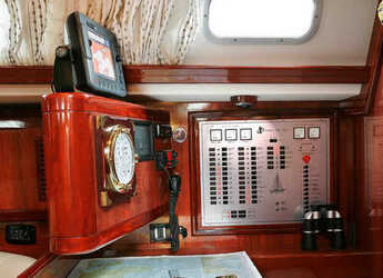 Rent a sailboat in Marina Tourlos - Ocean Star 58.4 - 5 cabins
