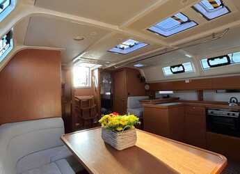 Rent a sailboat in Marina Tourlos - Bavaria Cruiser 51