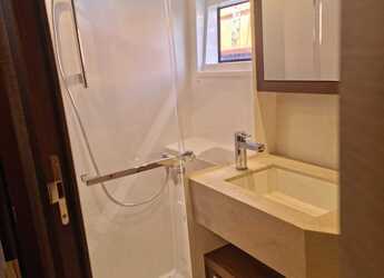 Louer catamaran à Marina Zeas - Lagoon 46 