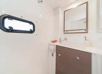 Rent a catamaran in Lefkas Marina - Bali Catspace 1