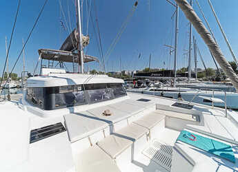 Rent a catamaran in Lefkas Marina - Bali Catspace 1