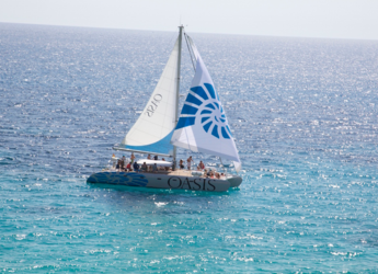 Chartern Sie katamaran in Naviera Balear - Catamarán de eventos