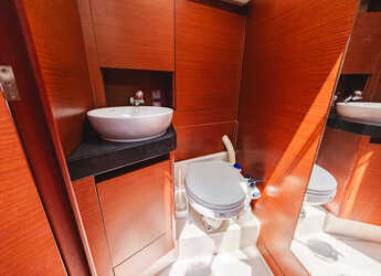 Rent a sailboat in D-Marin Marina Lefkas - Hanse 418 - 3 cab.