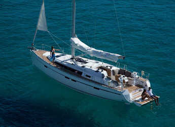 Rent a sailboat in Adhamas - Bavaria Cruiser 46