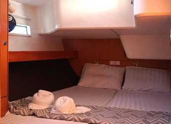 Rent a sailboat in Marina Tourlos - Bavaria Cruiser 51