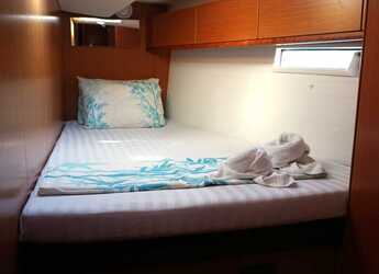 Rent a sailboat in Marina Tourlos - Bavaria Cruiser 51