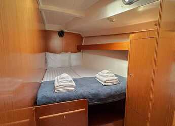 Rent a sailboat in Marina Tourlos - Cyclades 50.5