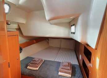 Rent a sailboat in Marina Tourlos - Cyclades 50.5