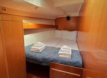 Rent a sailboat in Marina Tourlos - Cyclades 50.5