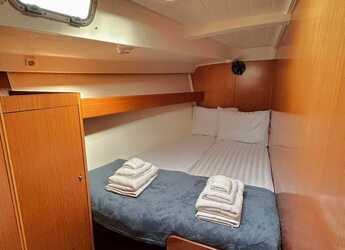 Rent a sailboat in Marina Tourlos - Cyclades 50.5