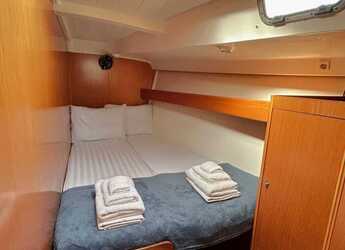 Rent a sailboat in Marina Tourlos - Cyclades 50.5