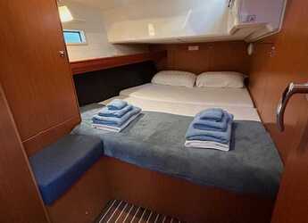 Rent a sailboat in Marina Tourlos - Bavaria Cruiser 46