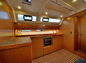 Rent a sailboat in Marina Tourlos - Bavaria Cruiser 46