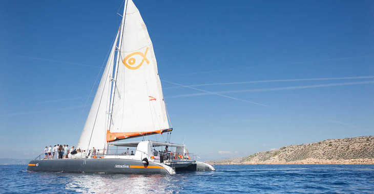 Chartern Sie katamaran in Naviera Balear - Catamarán de eventos