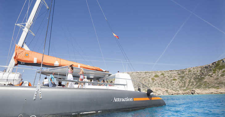 Alquilar catamarán en Naviera Balear - Catamarán de eventos