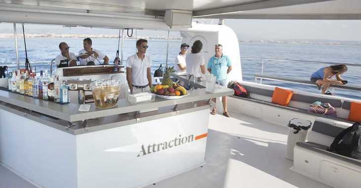 Rent a catamaran in Naviera Balear - Catamarán de eventos