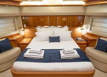 Chartern Sie yacht in Agios Kosmas Marina - Ferretti 880