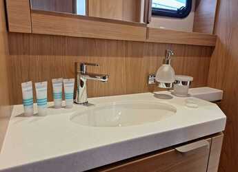 Alquilar catamarán en Marina Kastela - Bali 5.4