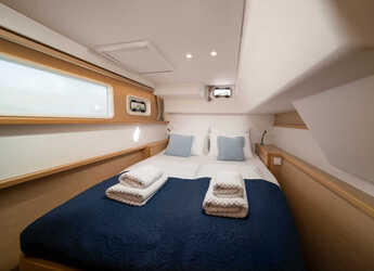 Rent a catamaran in Sumpetar - Lagoon 450 Fly