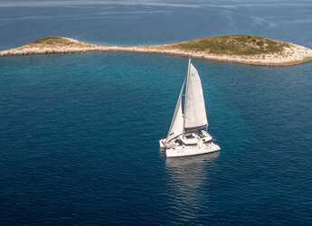 Rent a catamaran in Sumpetar - Lagoon 450 Fly