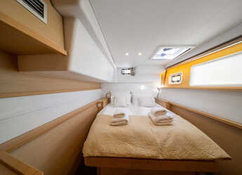 Rent a catamaran in Sumpetar - Lagoon 450 Fly