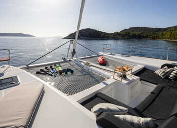 Rent a catamaran in Sumpetar - Lagoon 450 Fly
