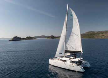 Rent a catamaran in Sumpetar - Lagoon 450 Fly