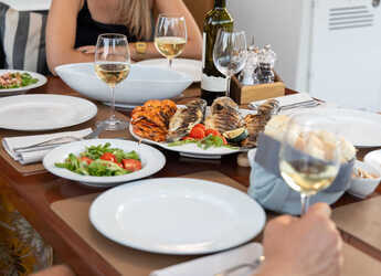 Rent a catamaran in Sumpetar - Lagoon 450 Fly