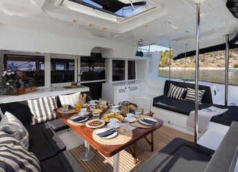 Rent a catamaran in Sumpetar - Lagoon 450 Fly